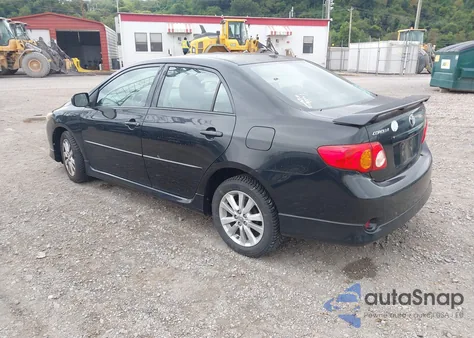 2010 Toyota Corolla S z USA, uszkodzony, nr VIN 2T1BU4EEXAC294331